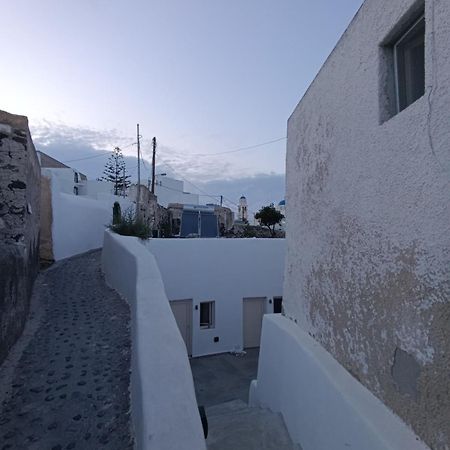 Cycladic Center Cave Rooms Тира Экстерьер фото
