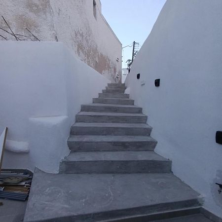 Cycladic Center Cave Rooms Тира Экстерьер фото